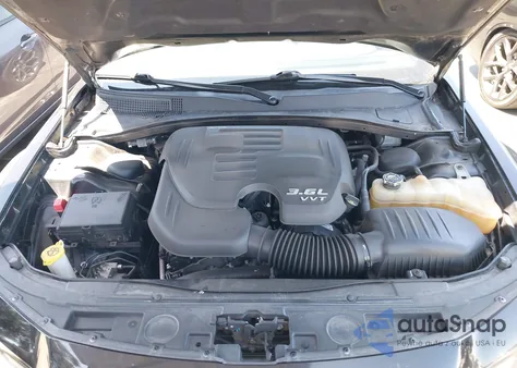 2017 Chrysler 300 300S z USA, uszkodzony, nr VIN 2C3CCABG8HH560235